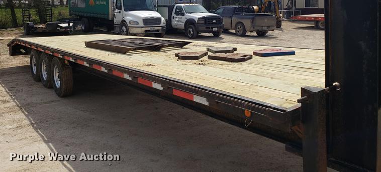 image for item EN9863 2002 Road equipment trailer