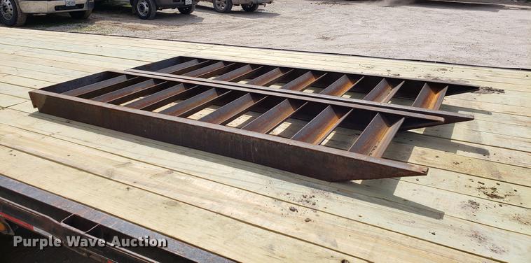 image for item EN9863 2002 Road equipment trailer