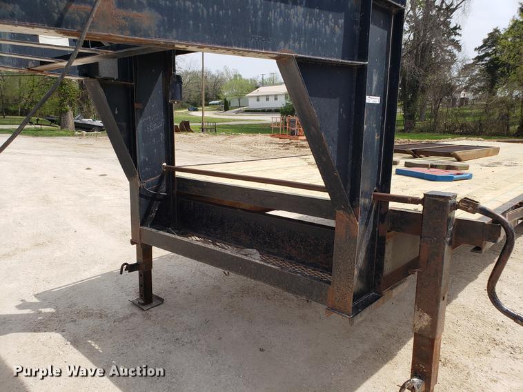 image for item EN9863 2002 Road equipment trailer