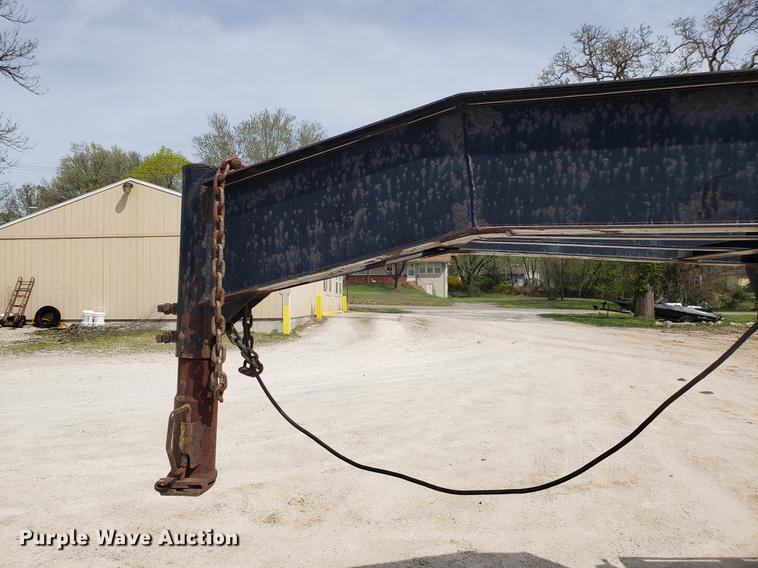 image for item EN9863 2002 Road equipment trailer