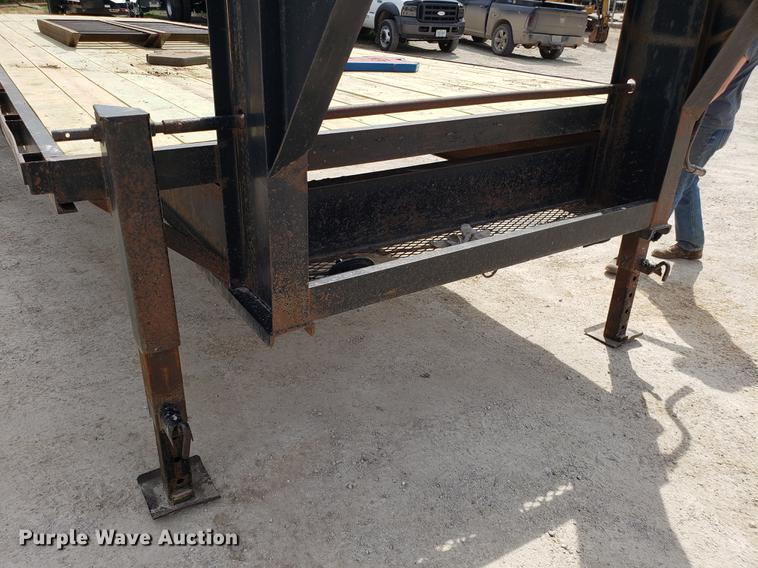 image for item EN9863 2002 Road equipment trailer