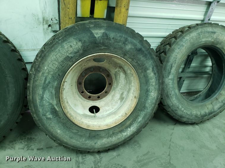 image for item ET9752 Tires and wheels