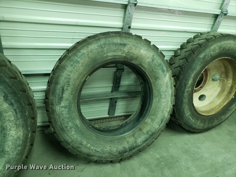 image for item ET9752 Tires and wheels