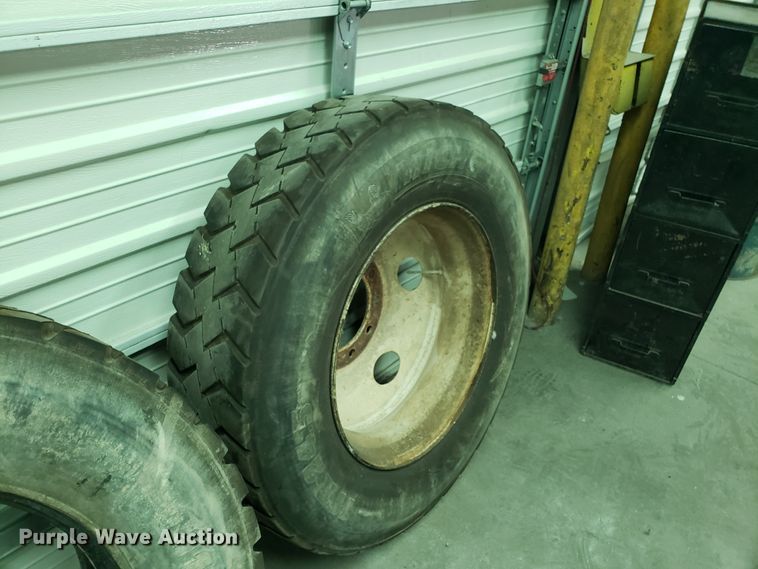 image for item ET9752 Tires and wheels