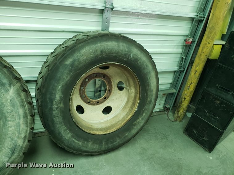 image for item ET9752 Tires and wheels