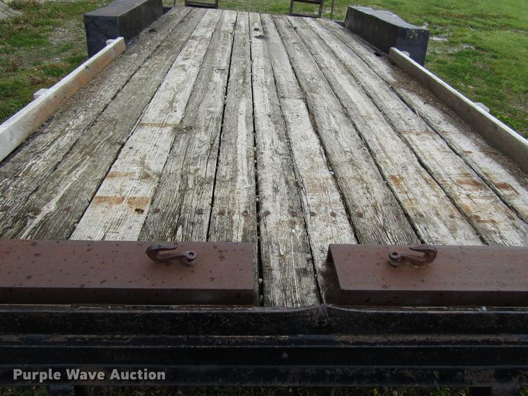 image for item EU9656 2001 Kiefer Built utility trailer