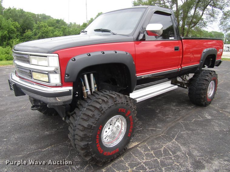 image for item EU9705 1991 GMC Sierra 1500 pickup truck