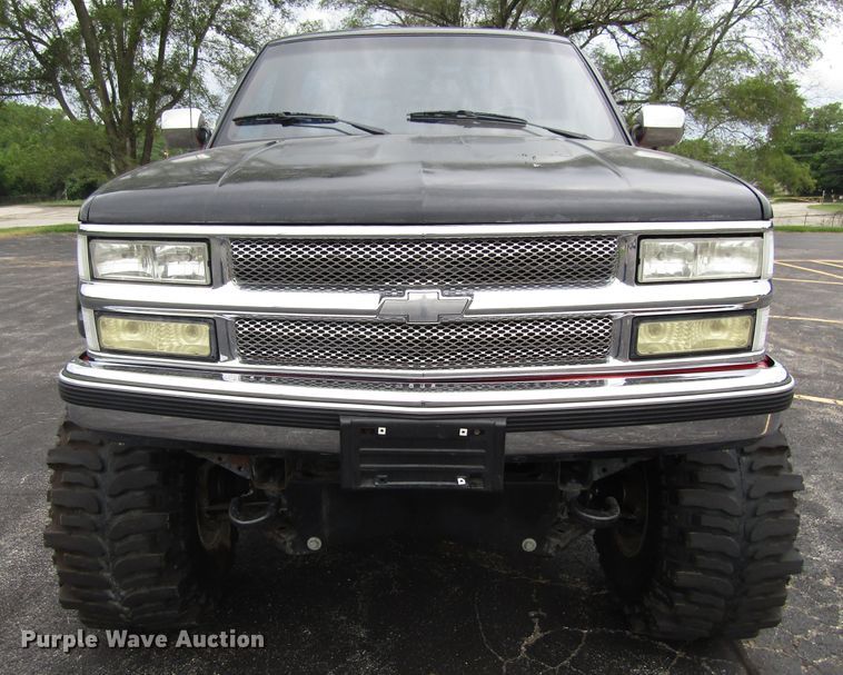 image for item EU9705 1991 GMC Sierra 1500 pickup truck