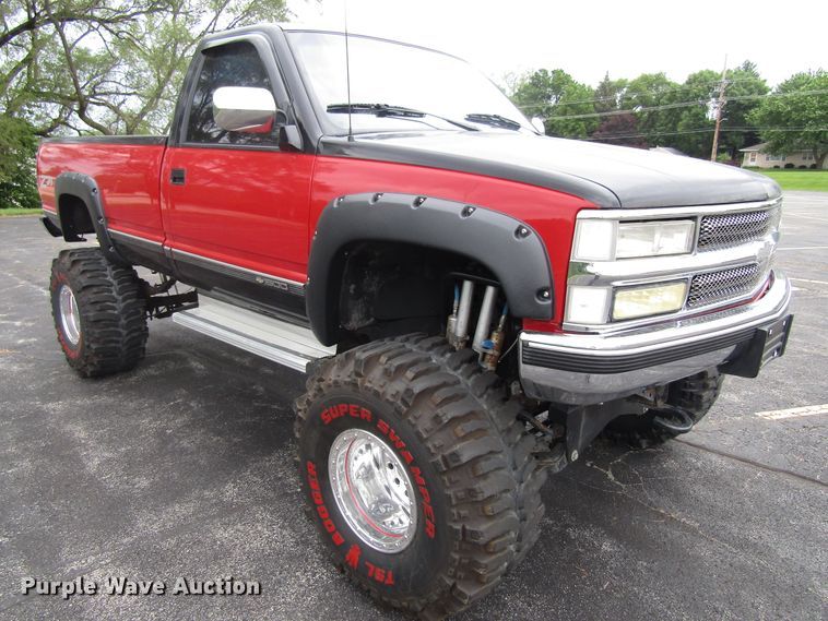 image for item EU9705 1991 GMC Sierra 1500 pickup truck