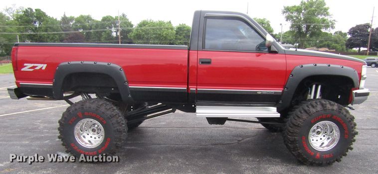 image for item EU9705 1991 GMC Sierra 1500 pickup truck