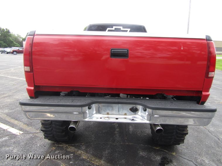 image for item EU9705 1991 GMC Sierra 1500 pickup truck