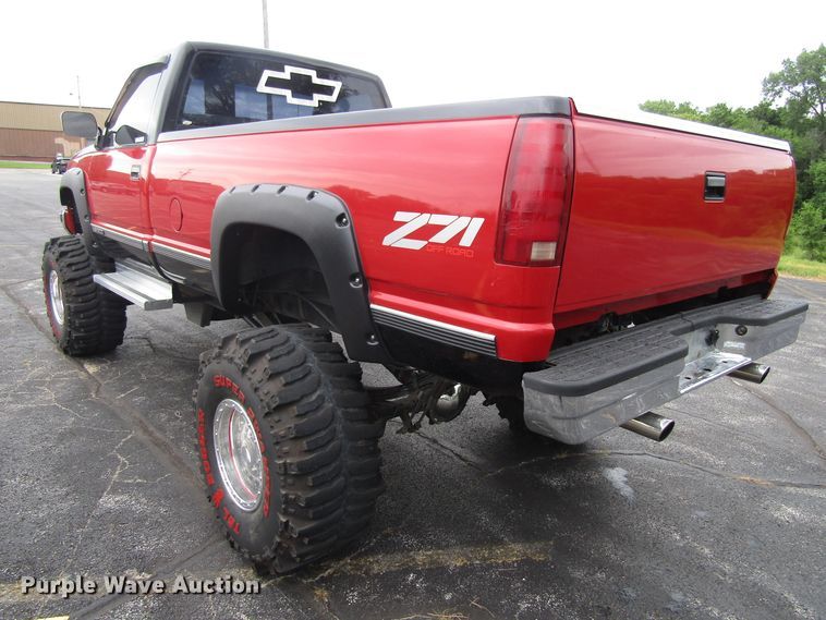 image for item EU9705 1991 GMC Sierra 1500 pickup truck