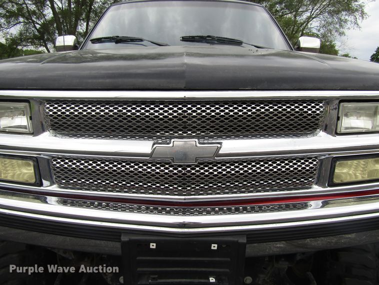 image for item EU9705 1991 GMC Sierra 1500 pickup truck