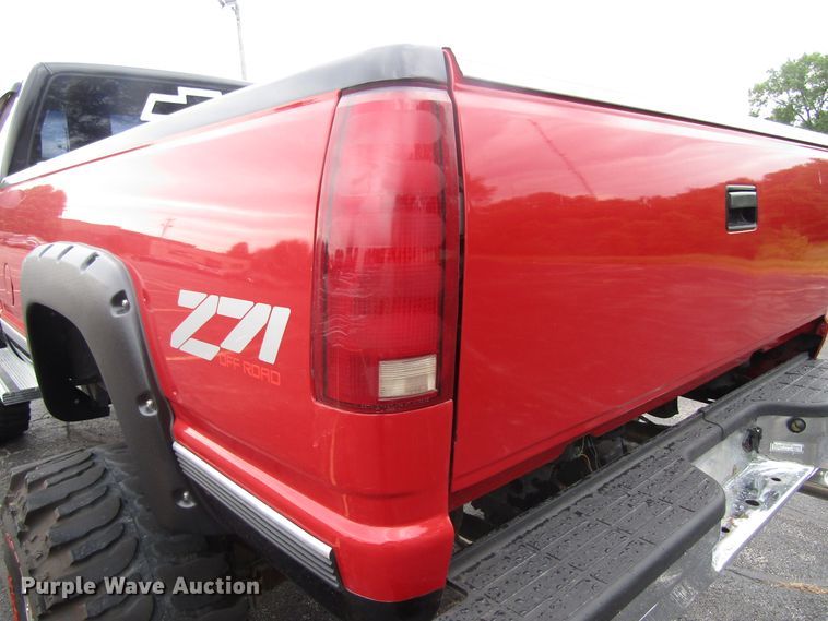 image for item EU9705 1991 GMC Sierra 1500 pickup truck