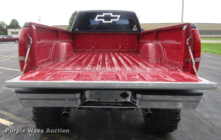 image for item EU9705 1991 GMC Sierra 1500 pickup truck