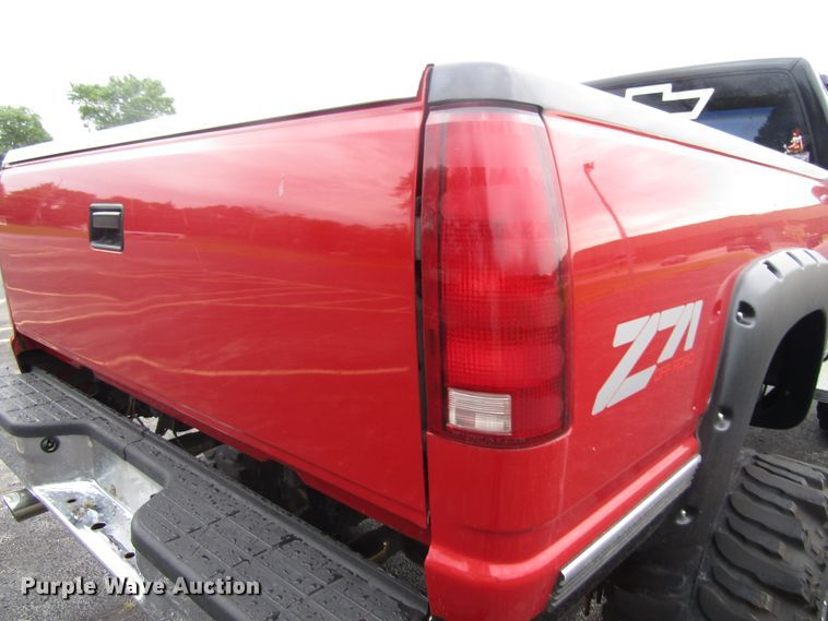 image for item EU9705 1991 GMC Sierra 1500 pickup truck