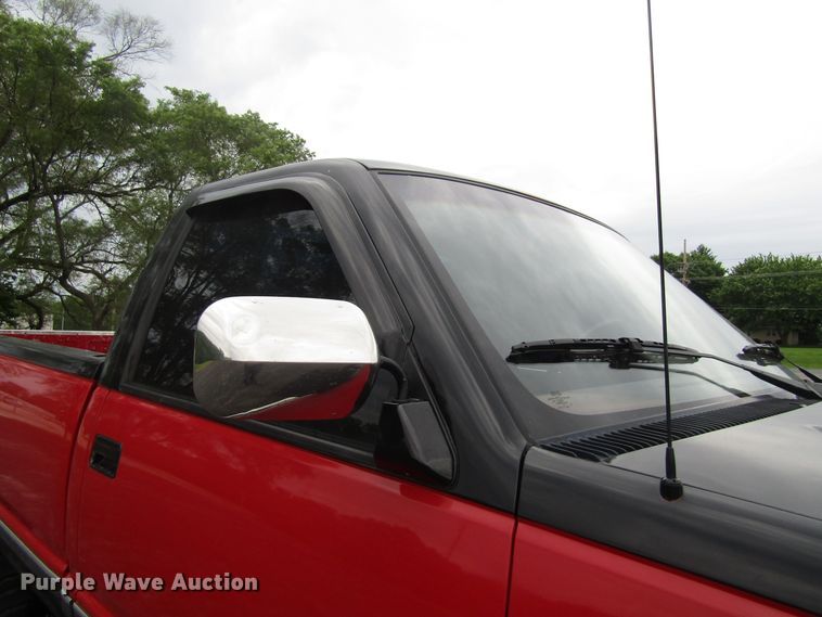 image for item EU9705 1991 GMC Sierra 1500 pickup truck