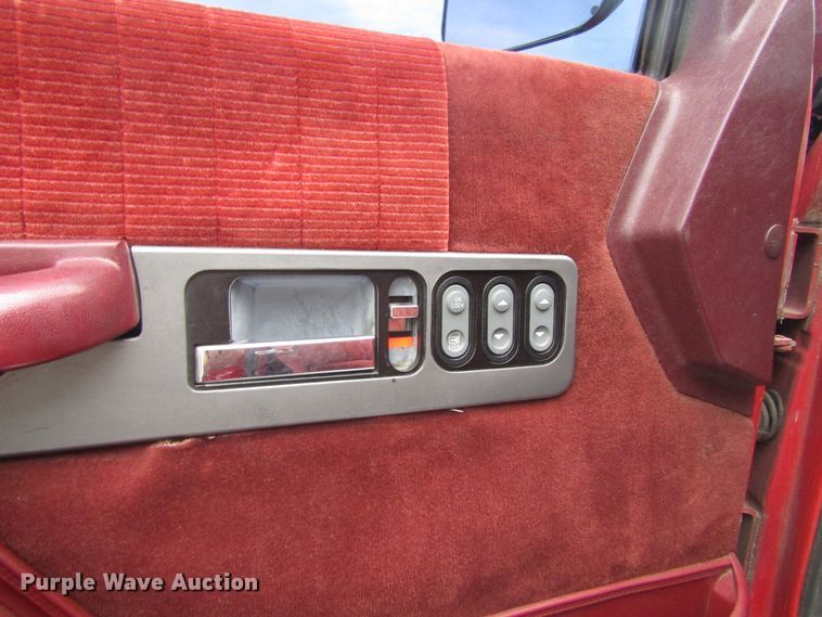 image for item EU9705 1991 GMC Sierra 1500 pickup truck