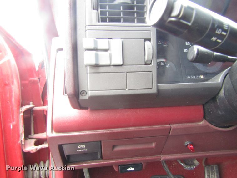 image for item EU9705 1991 GMC Sierra 1500 pickup truck