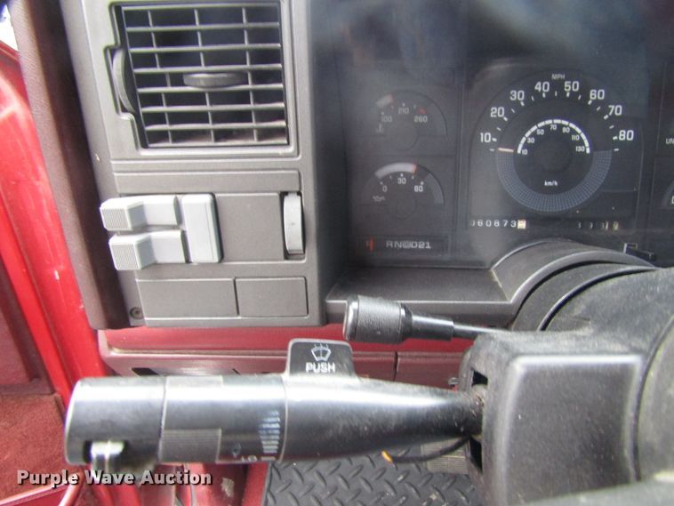 image for item EU9705 1991 GMC Sierra 1500 pickup truck