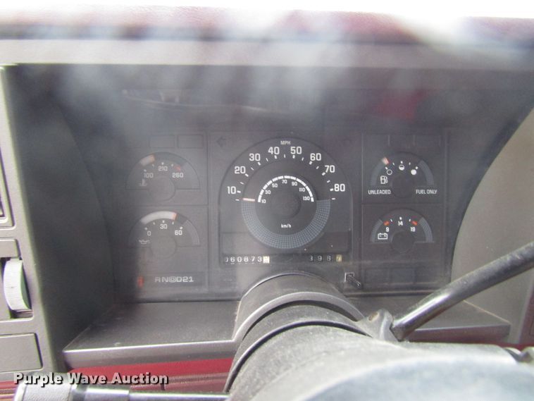 image for item EU9705 1991 GMC Sierra 1500 pickup truck