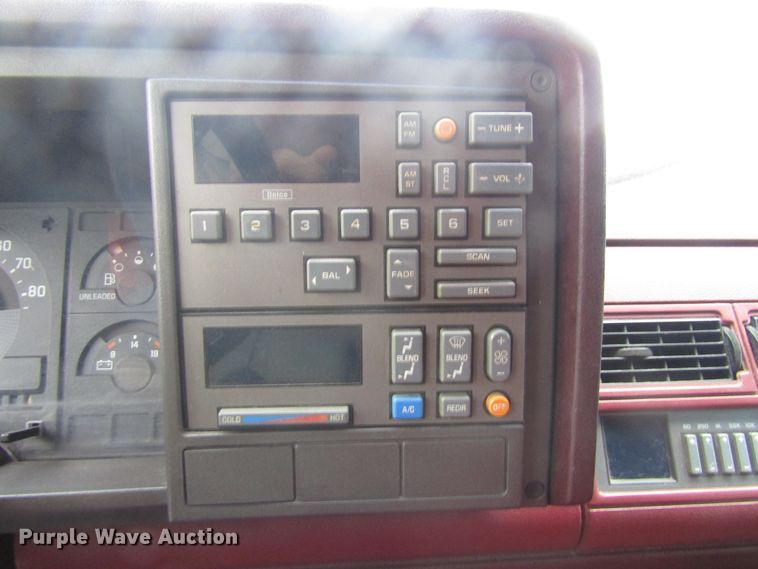 image for item EU9705 1991 GMC Sierra 1500 pickup truck