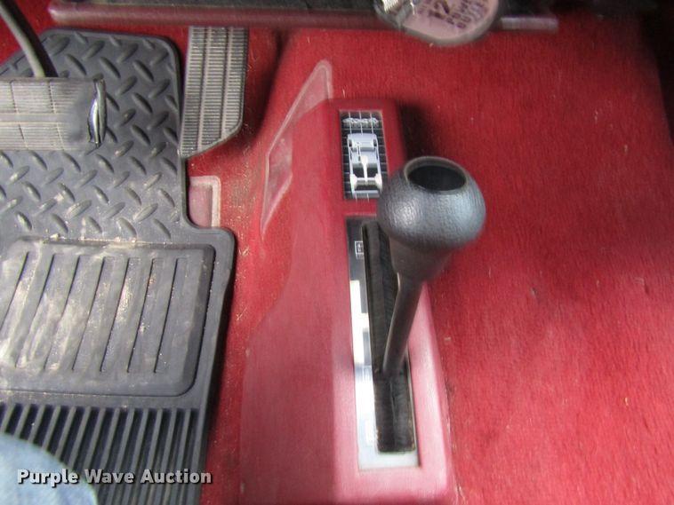 image for item EU9705 1991 GMC Sierra 1500 pickup truck