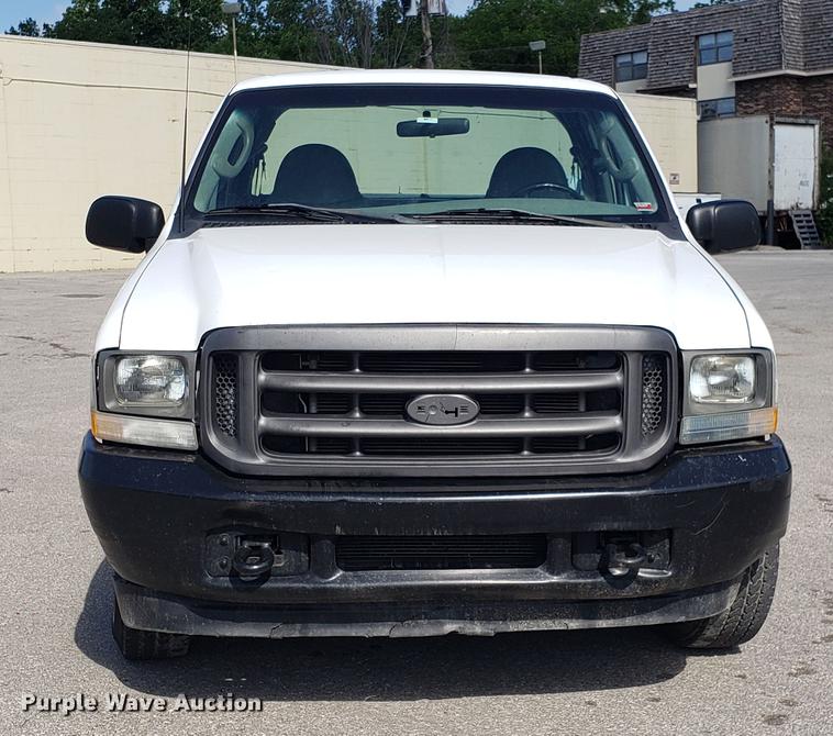 image for item EU9837 2003 Ford F250 Super Duty SuperCab pickup truck