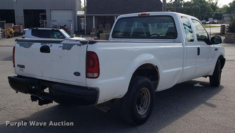 image for item EU9837 2003 Ford F250 Super Duty SuperCab pickup truck