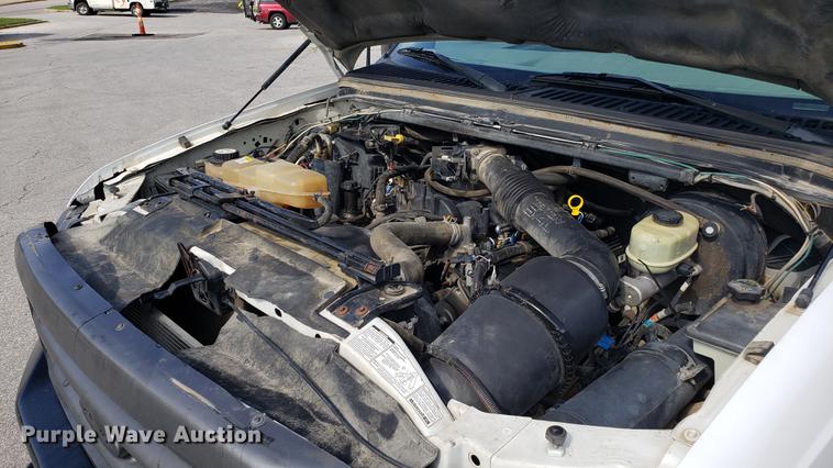 image for item EU9837 2003 Ford F250 Super Duty SuperCab pickup truck