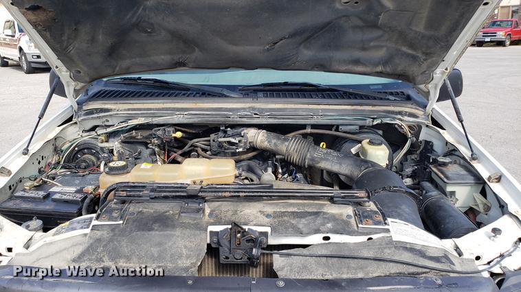 image for item EU9837 2003 Ford F250 Super Duty SuperCab pickup truck