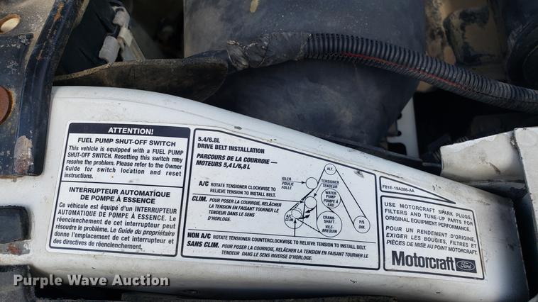 image for item EU9837 2003 Ford F250 Super Duty SuperCab pickup truck