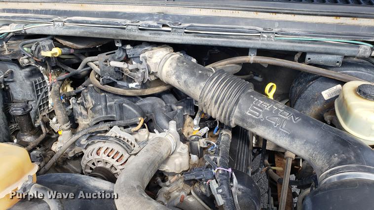 image for item EU9837 2003 Ford F250 Super Duty SuperCab pickup truck