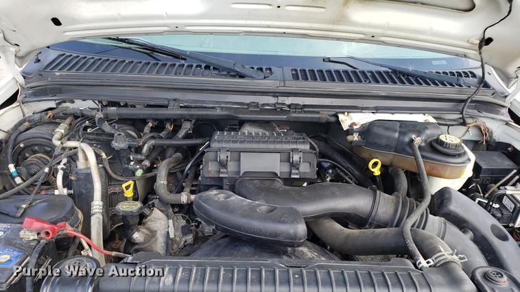 image for item EU9838 2006 Ford F250 Super Duty utility bed pickup truck