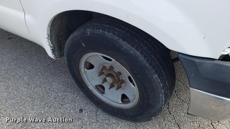 image for item EU9838 2006 Ford F250 Super Duty utility bed pickup truck