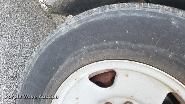 image for item EU9838 2006 Ford F250 Super Duty utility bed pickup truck