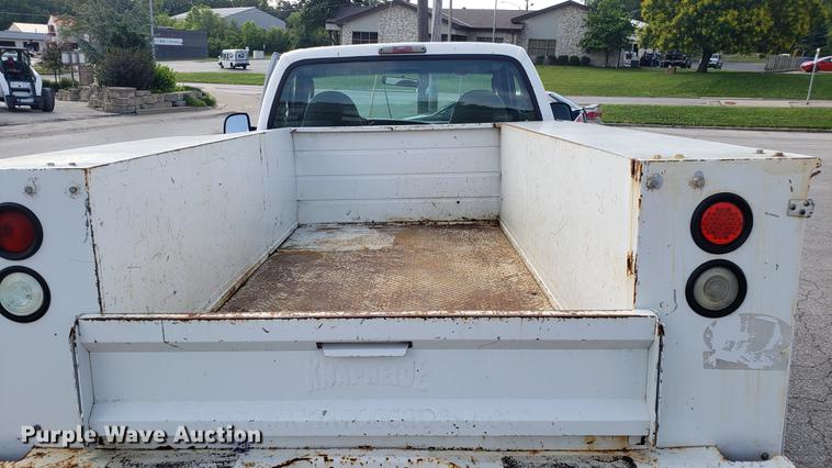 image for item EU9838 2006 Ford F250 Super Duty utility bed pickup truck