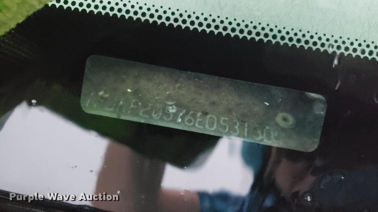 image for item EU9838 2006 Ford F250 Super Duty utility bed pickup truck