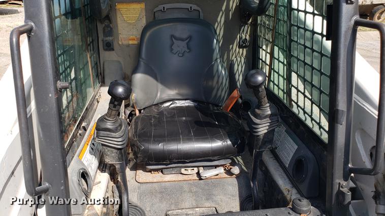 image for item EU9839 2006 Bobcat S250 skidsteer