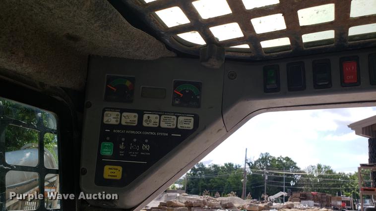 image for item EU9839 2006 Bobcat S250 skidsteer