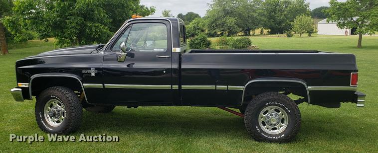 image for item EU9844 1985 Chevrolet K30 pickup  truck