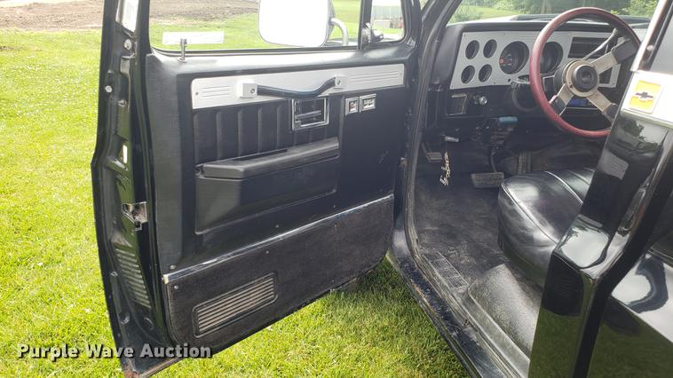 image for item EU9844 1985 Chevrolet K30 pickup  truck