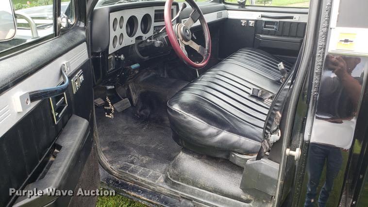 image for item EU9844 1985 Chevrolet K30 pickup  truck