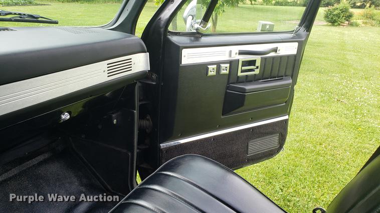 image for item EU9844 1985 Chevrolet K30 pickup  truck