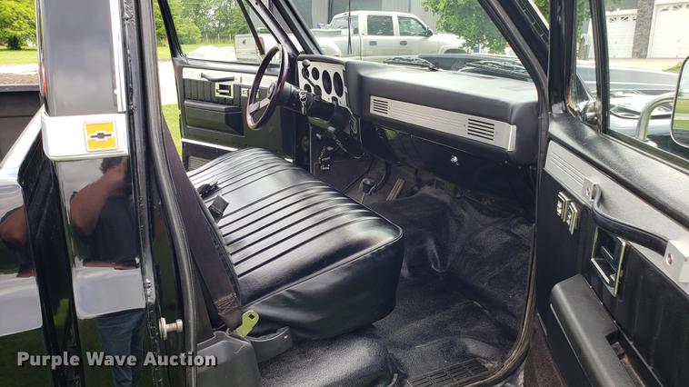 image for item EU9844 1985 Chevrolet K30 pickup  truck