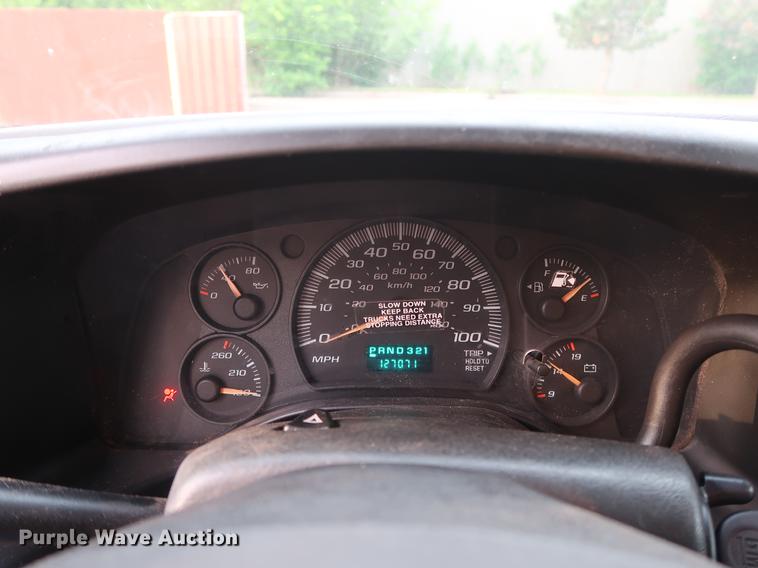 image for item FE9617 2005 GMC Savana G3500 box truck