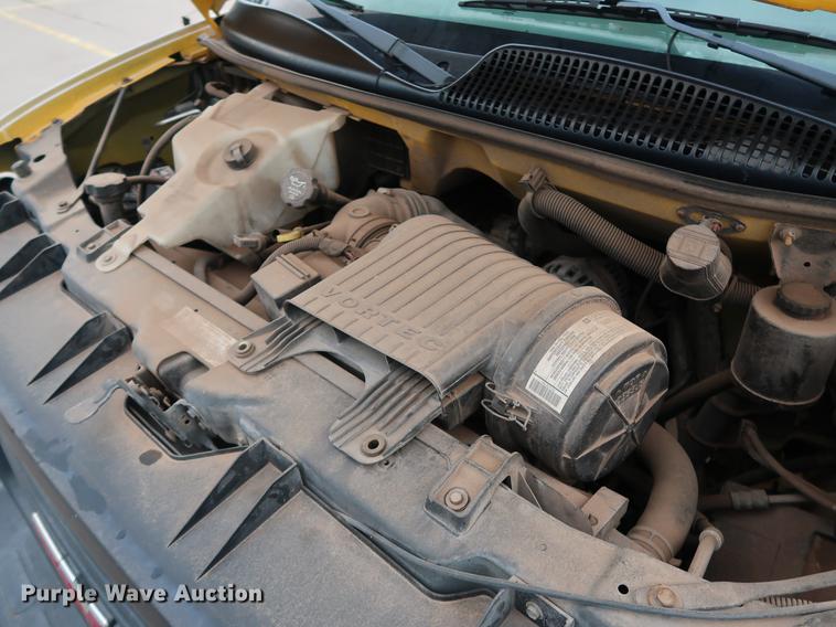 image for item FE9617 2005 GMC Savana G3500 box truck