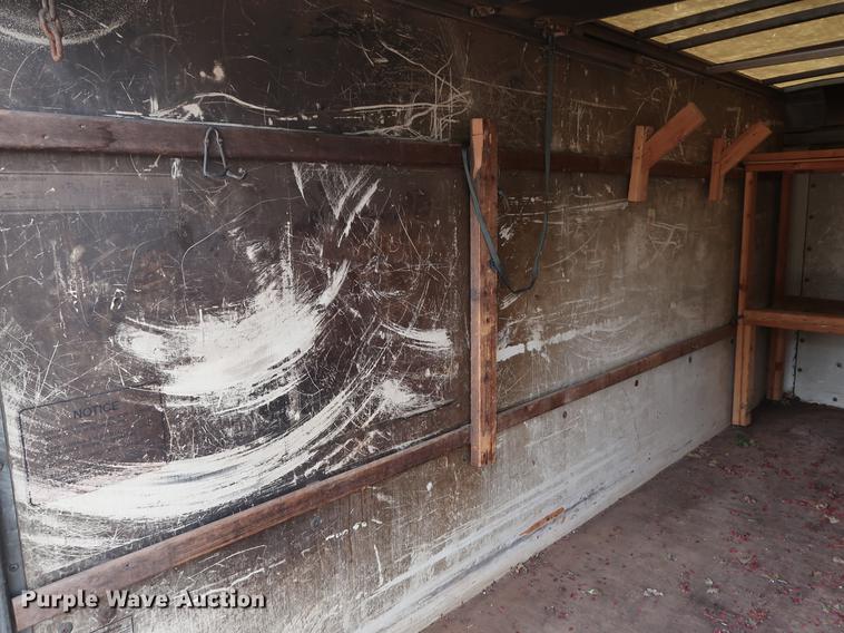 image for item FE9617 2005 GMC Savana G3500 box truck