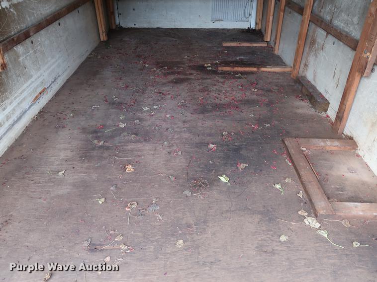 image for item FE9617 2005 GMC Savana G3500 box truck