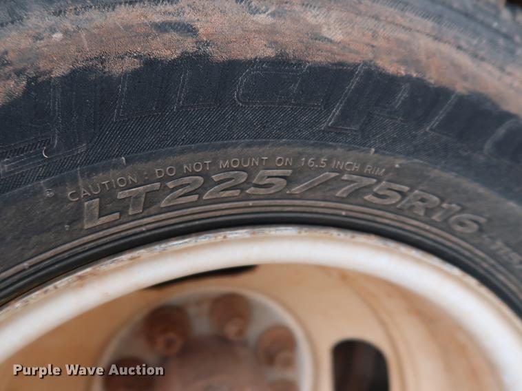 image for item FE9617 2005 GMC Savana G3500 box truck